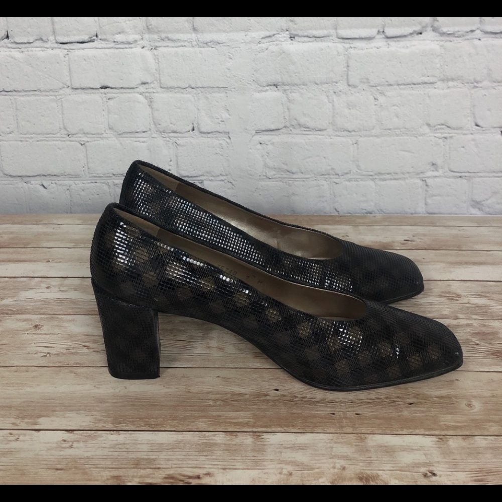Proxy Bronze and Black Check Pump